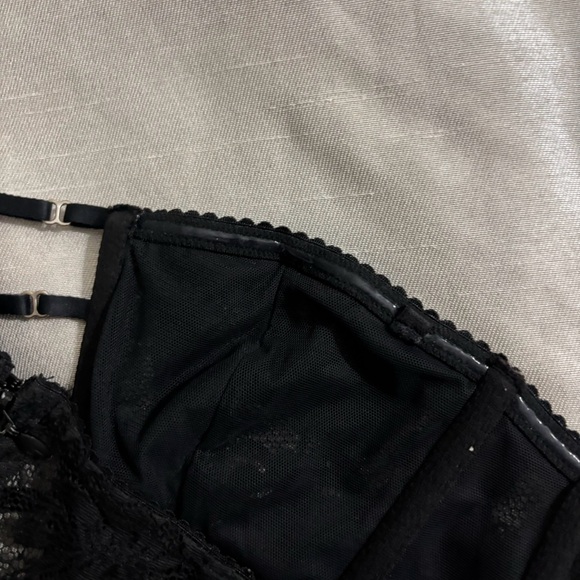 Victoria Secret Lace Bandeau Bra - Picture 5 of 5